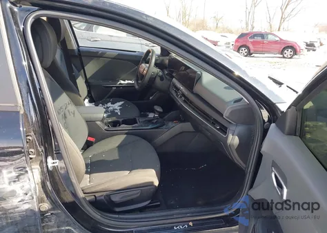 2025 Kia K4 Lxs z USA, uszkodzony, nr VIN 3KPFT4DE7SE105241